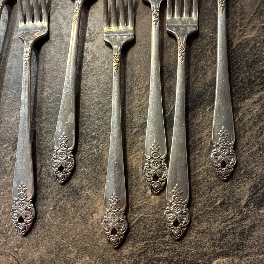 (10) Oneida Prestige Silverplate Dinner  Forks, 1951 Distinction